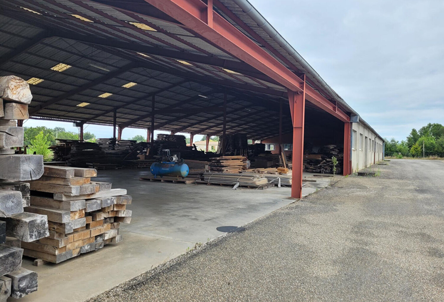 Hangar ouvert de 2116 m² — photo 1