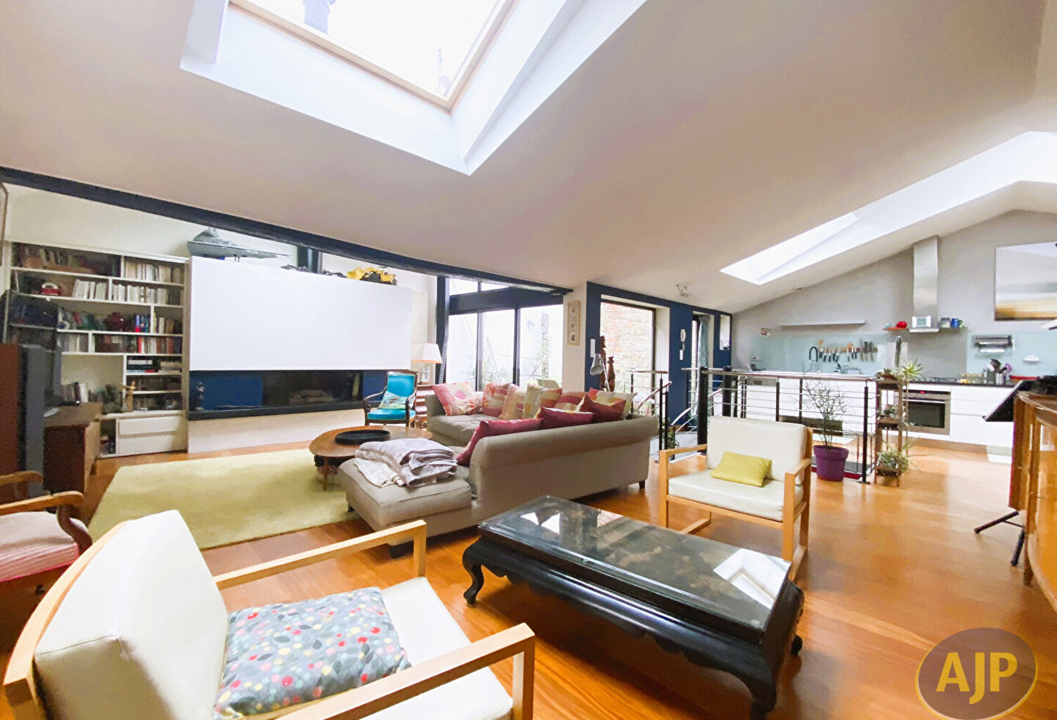 MAISON - LOFT  avec Garage de 35 m² — photo 1