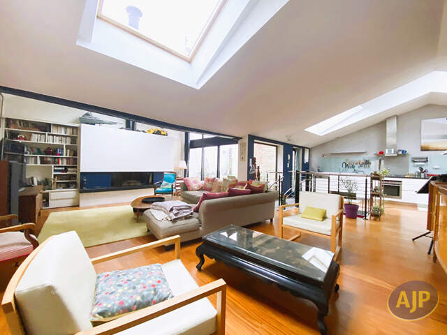 MAISON - LOFT  avec Garage de 35 m² — photo du bien