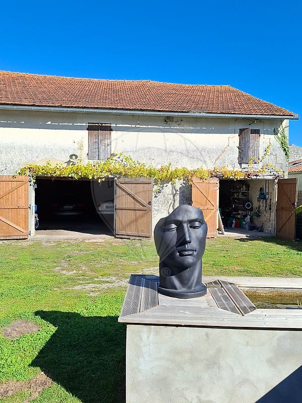 Villa / Maison  T7 à vendre Chay (Le) 17600