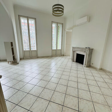 Appartement 4 pièces 1980 €