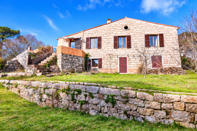 Maison 8 pièces 526900 €