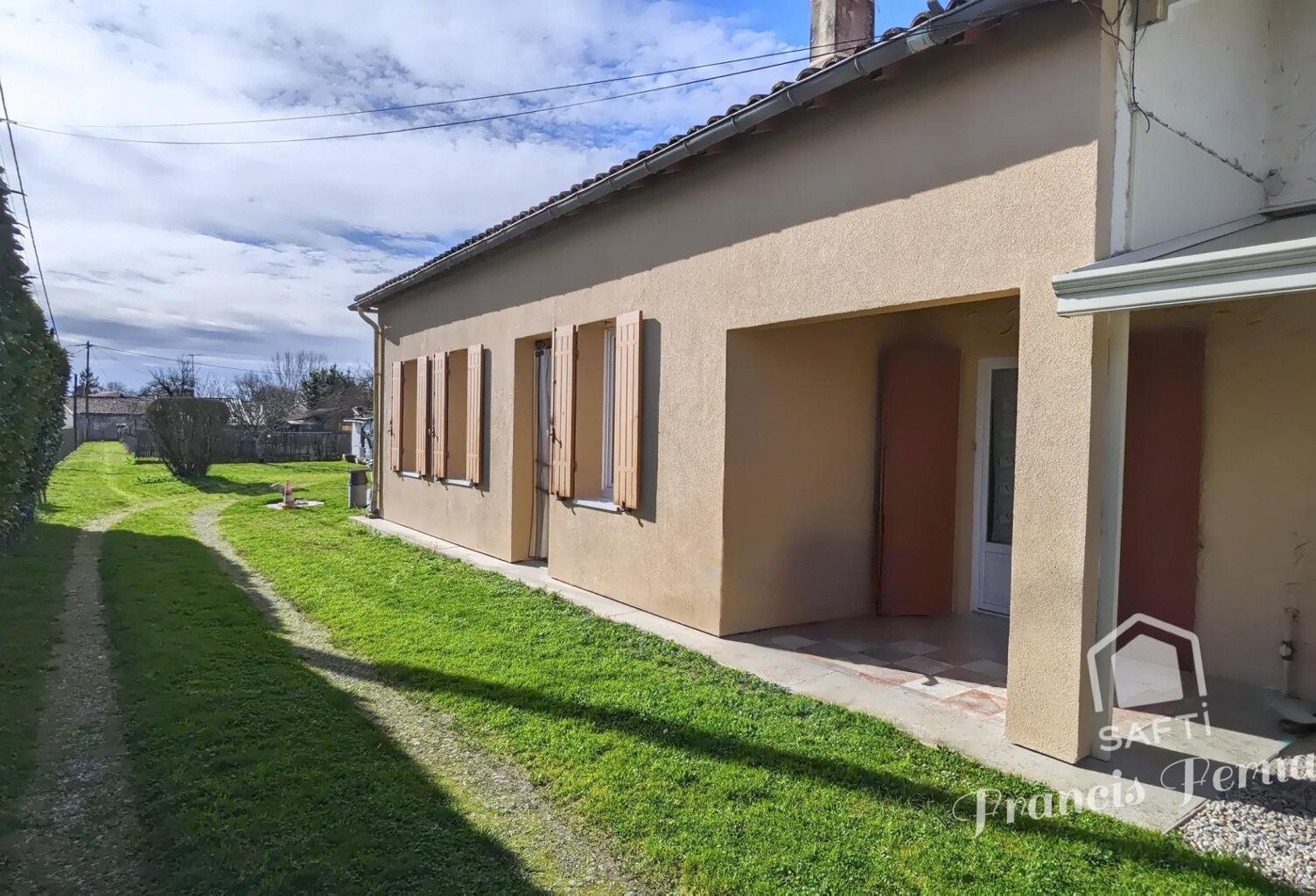 Une maison où le calme devient un art de vivre au coeur des vignes. — photo 1