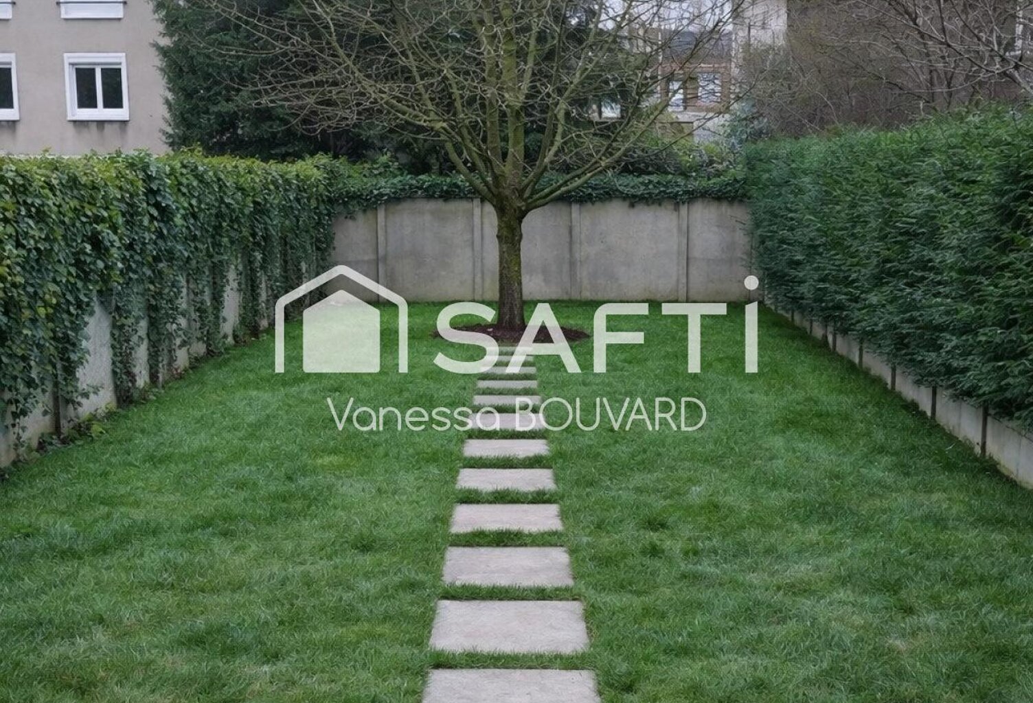 Maison mitoyenne rénovée avec jardin et sous-sol aménagé — photo 1