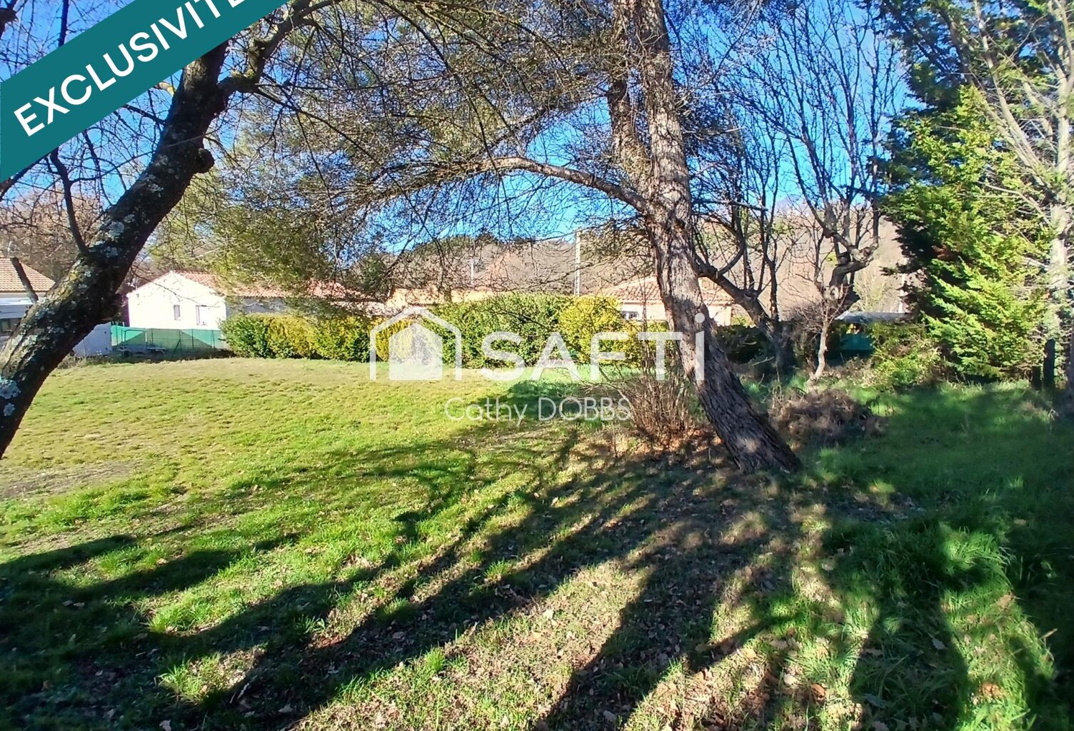 Exclusivité SAFTI : Terrain constructible de 755m² — photo 1