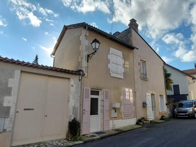 maison de village en centre ville — photo du bien