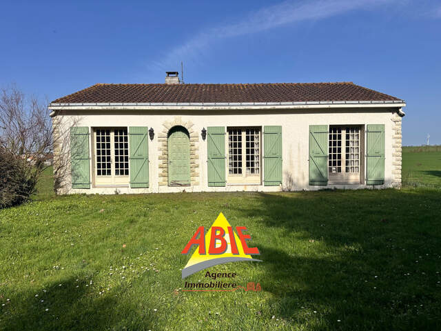 Charmante maison de 113 m2 à rénover - BENET — photo du bien