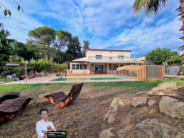 À VENDRE : MAISON FAMILIALE DE 8 PIÈCES (181 M2) À CAISSARGUES — photo 1