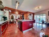À VENDRE : MAISON FAMILIALE DE 8 PIÈCES (181 M2) À CAISSARGUES — photo 3