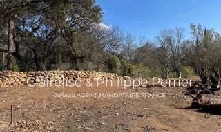 Terrain  725 m² à vendre à Lorgues (83510)