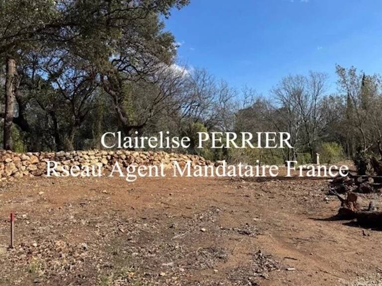 TERRAIN CONSTRUCTIBLE viabilisé à proximité de LORGUES — photo 1