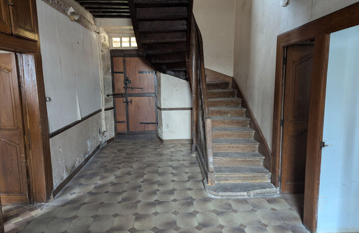 Grande maison de bourg à rénover ! — photo 4