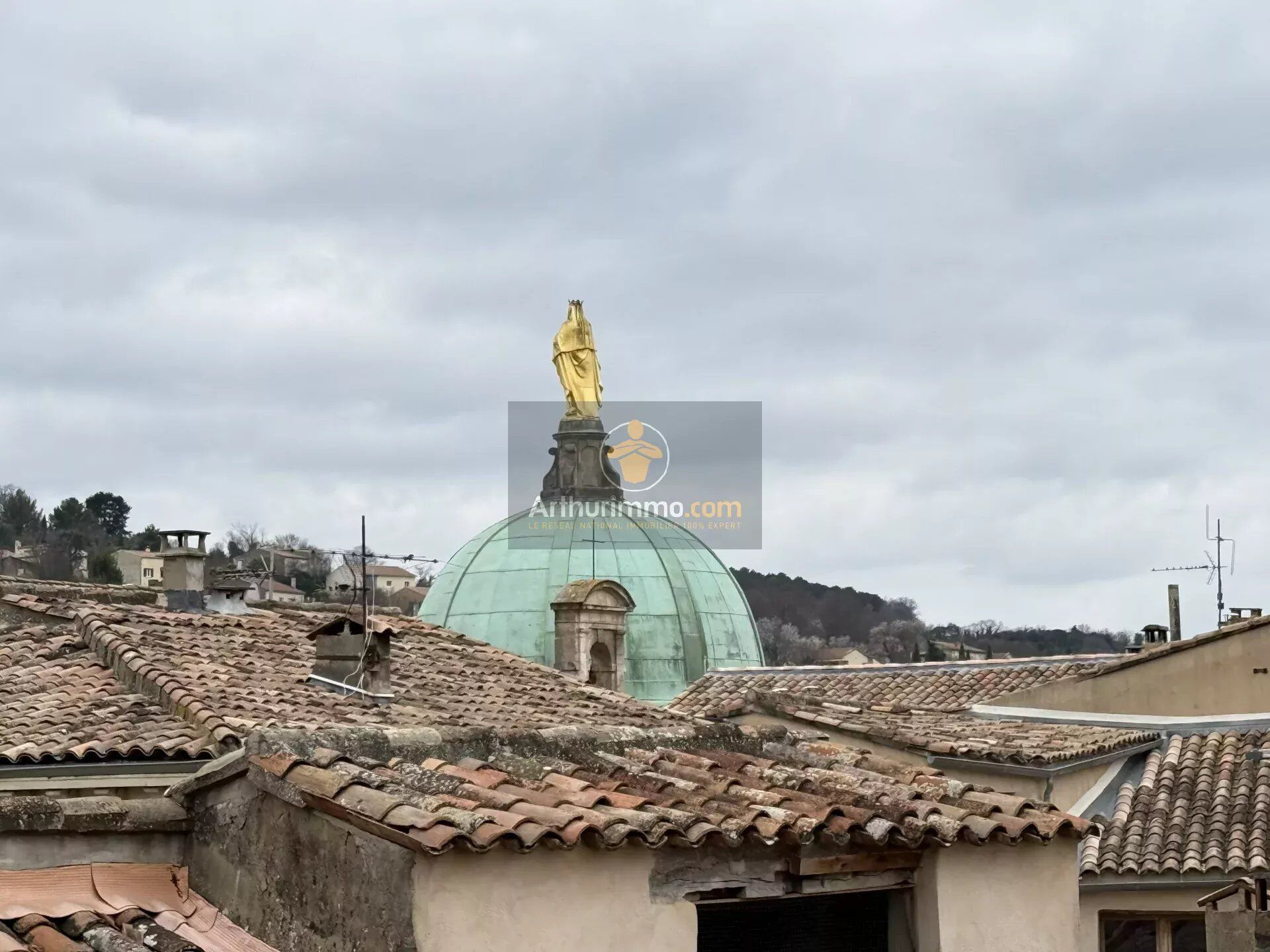 Immeuble 7 pièces 155 m² · à Apt · 155 m² · 170 000 €