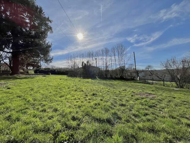 Terrain constructible — photo du bien