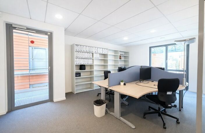 BUREAUX à LOUER — photo 3