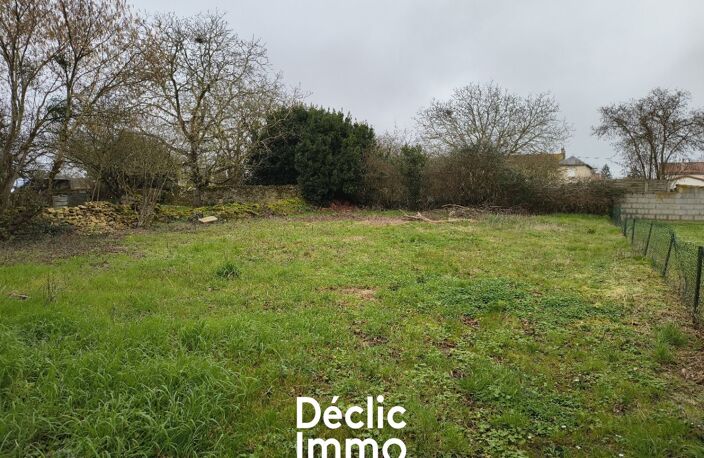 Terrain de 1 200 m² avec grand volume de stockage dans le centre de Thénezay — photo 5