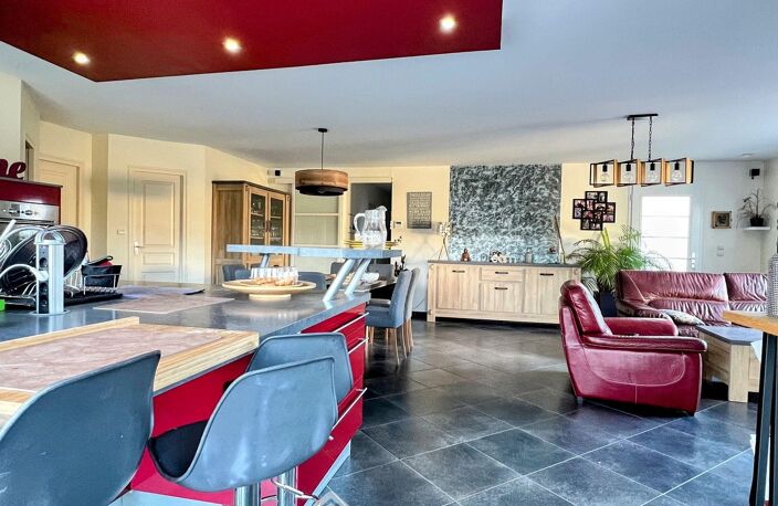 Maison - 165m² - Saint-Martin-du-Fouilloux — photo 2