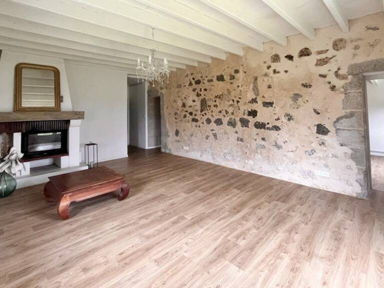 Maison en pierre de 4 pièces principales — photo 1