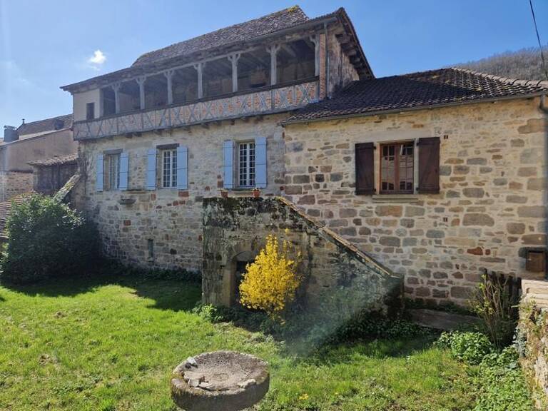 Maison en pierre de 8 pièces principales — photo 1