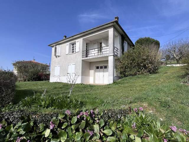 Maison de ville de 4 pièces principales — photo du bien