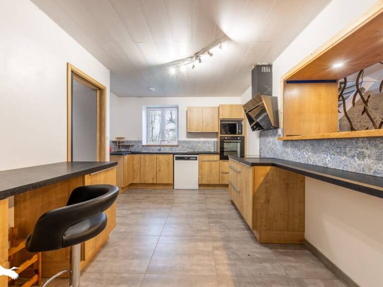 Maison en pierre de 6 pièces principales — photo 1