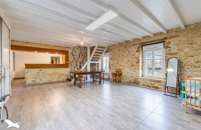 Maison en pierre de 6 pièces principales — photo 2