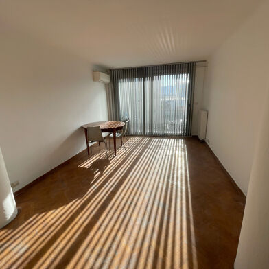 Appartement 3 pièces 930 €