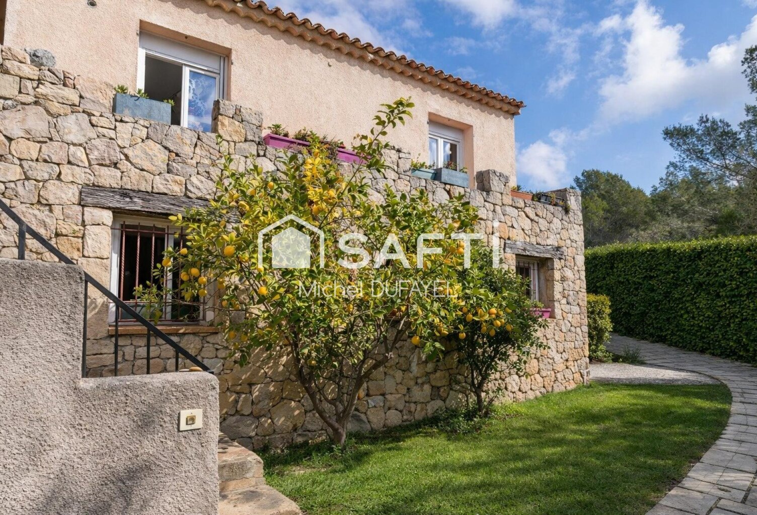 Maison plein sud, 7 chambres et revenu locatif. — photo 1