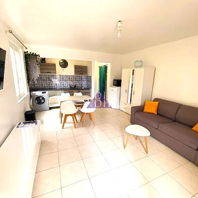 Appartement 1 pièces 620 €