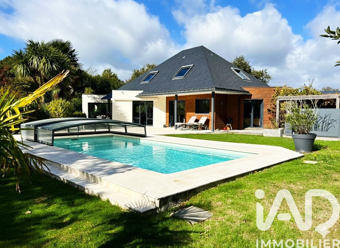 Bains-Sur-Oust - 172m² - 6p. - 4ch.