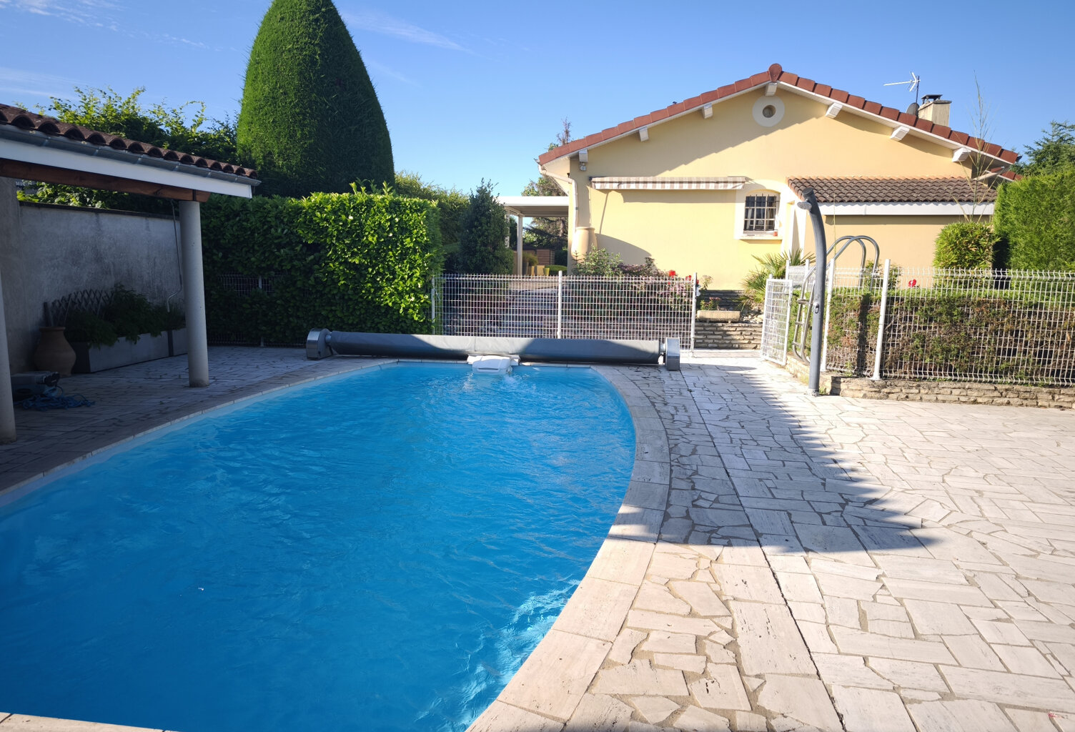 VEAUCHE, Villa 5P+C 169 m2 — photo 1