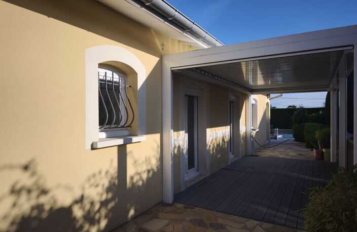 VEAUCHE, Villa 5P+C 169 m2 — photo 2