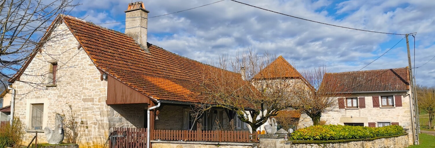 Maison 10 Pièces 147 m² à vendre à Sainte-Croix (12260)