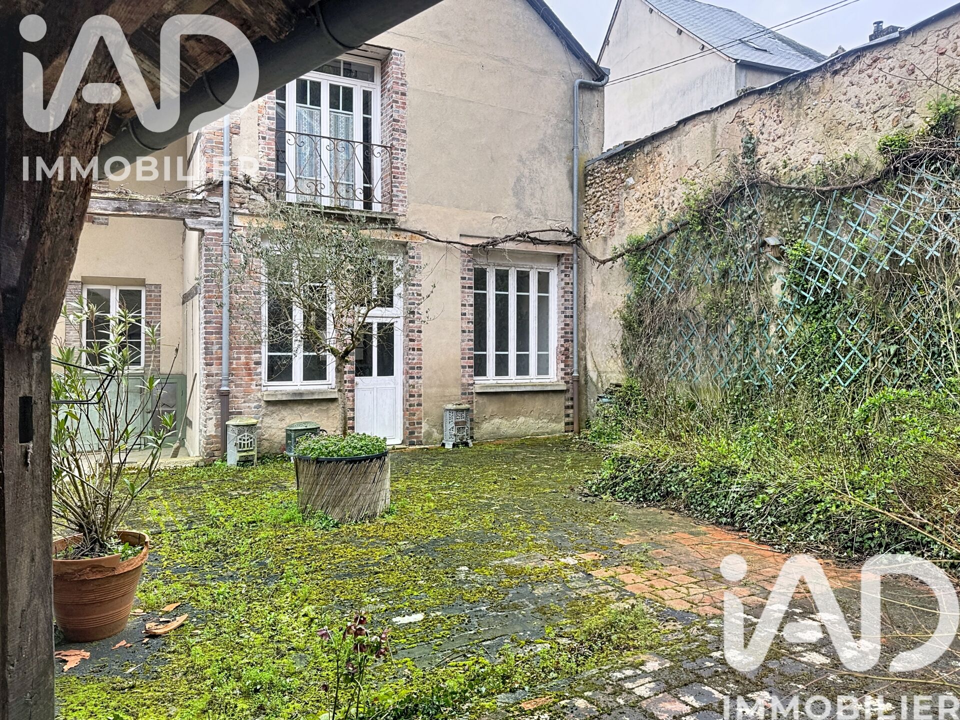 Chateau-Renard - 304m² - 12p. - 6ch.