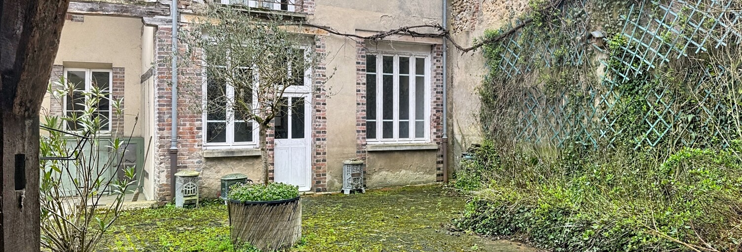 Maison 12 Pièces 304 m² à vendre à Château-Renard (45220)