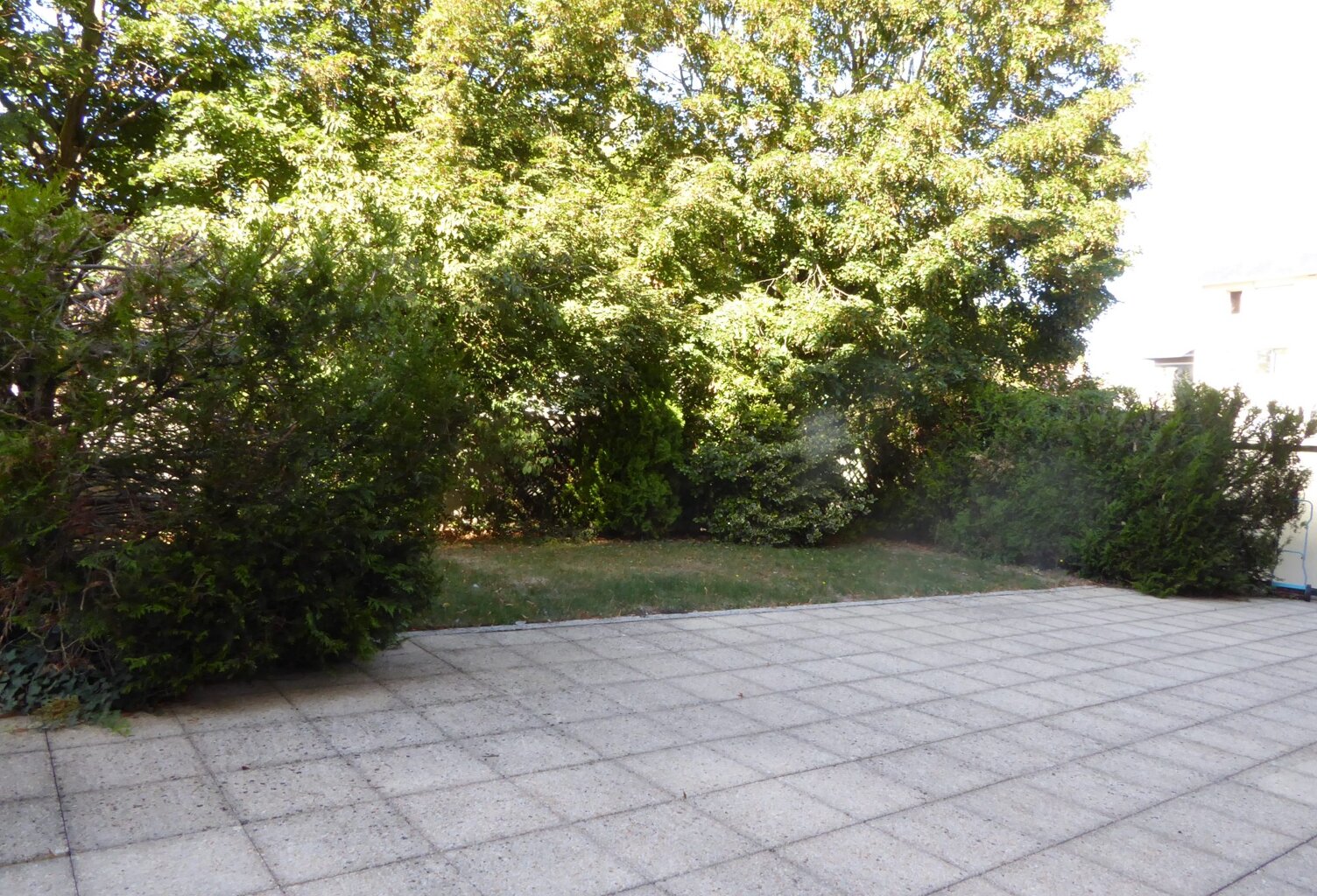 Grand type 5 avec terrasse et jardin — photo 1