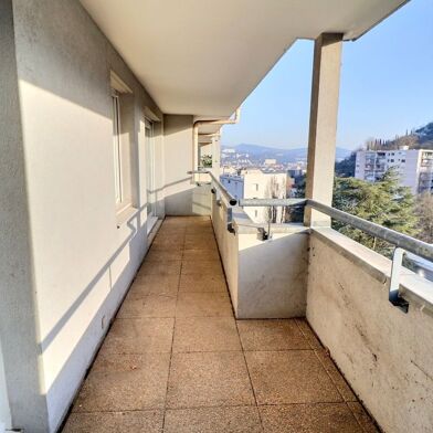 Appartement 3 pièces 221400 €