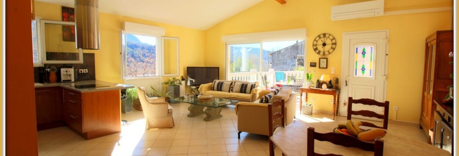Maison 5 Pièces 114 m² à vendre à Estoublon (04270)