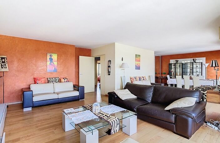 6ème et dernier étage - Appartement de 116 m² + 2 terrasses de 18 m² chacune + 1 cave + 2 parkings boxés côte à côte — photo 4