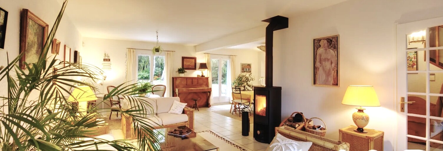 Maison 9 Pièces 157 m² à vendre à Échenevex (01170)