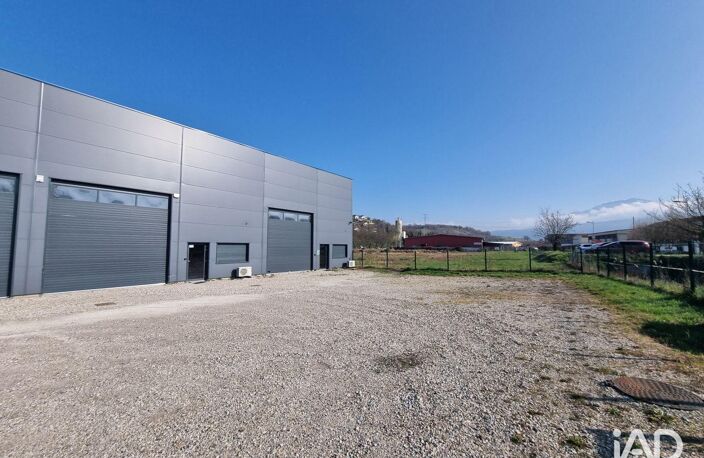 Location Local d'activités 250 m&sup2; — photo 3