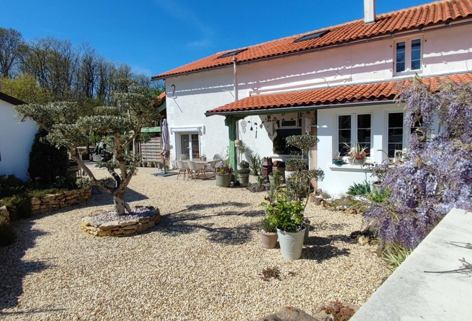 ✨Charmante maison de village au style élégant à Nieuil, Charente✨ — photo 1