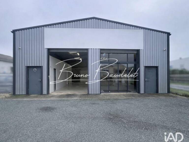 Location Local d'activités 200 m&sup2; — photo 1