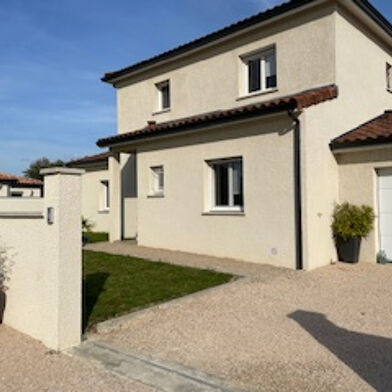 Maison 5 pièces 1320 €