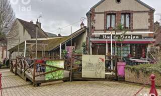 Commerce  185 m² à vendre à Château-Renard (45220)