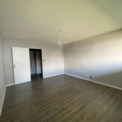 Appartement 3 pièces 757 €