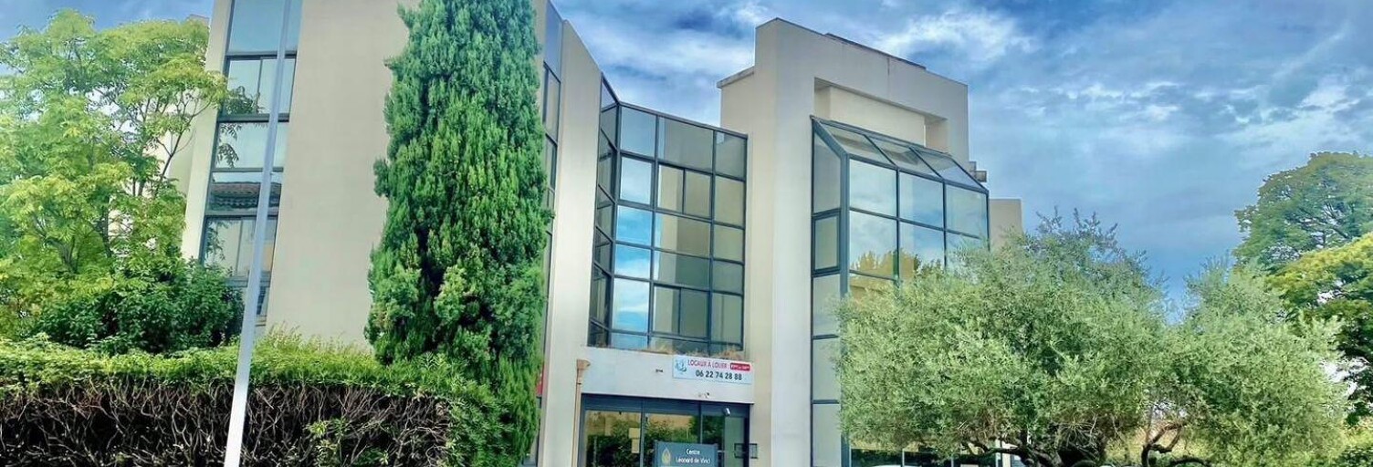 Commerce  97 m² à louer à Pierrelatte (26700)