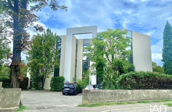Location Local d'activités 97 m&sup2; — photo 2