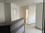 Location Local d'activités 97 m&sup2; — photo 3