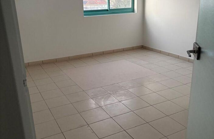 Location Local d'activités 97 m&sup2; — photo 5